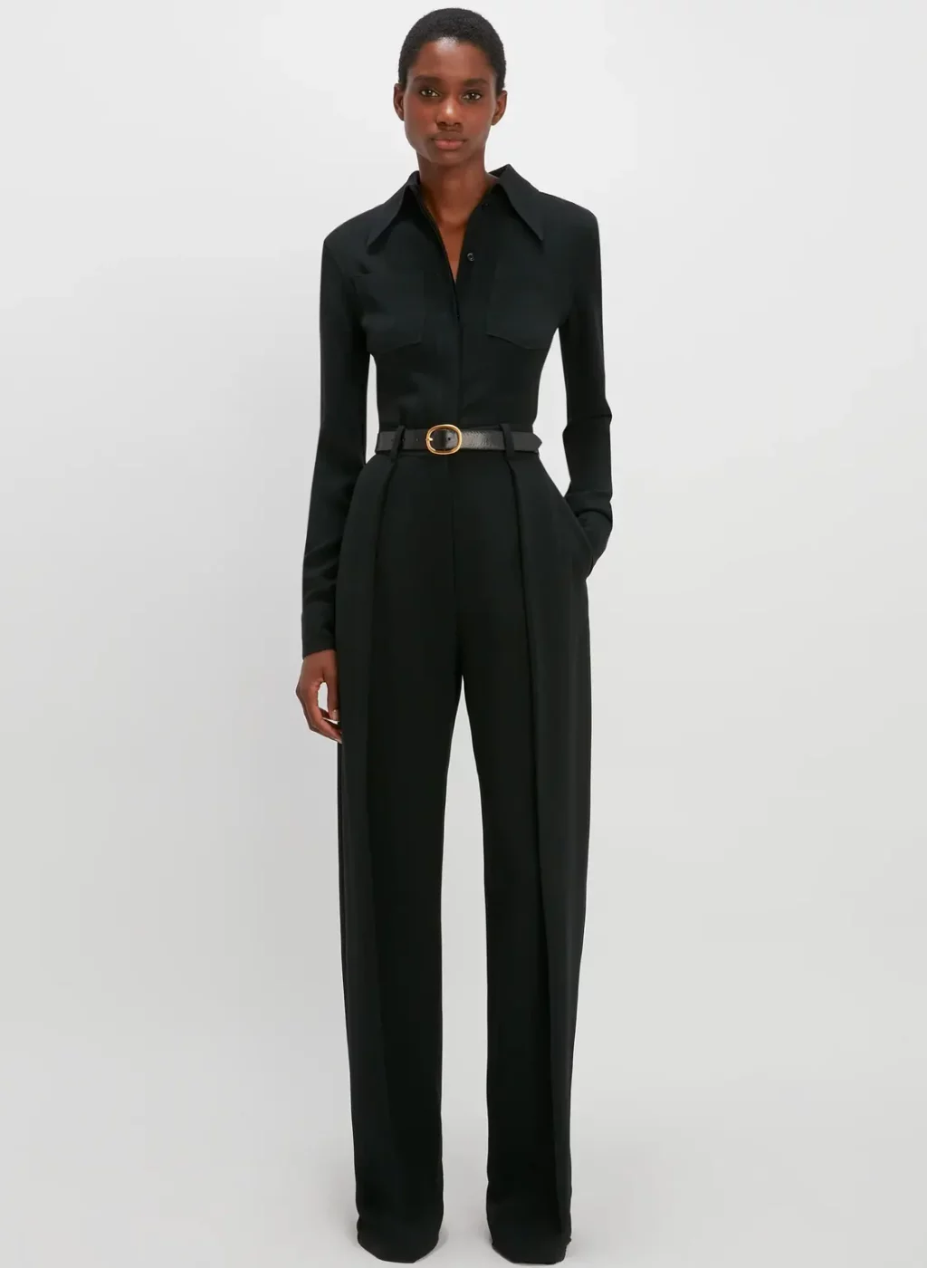VictoriaBeckham_FittedShirtInBlack_Black_1123WSH004421B_2700_4050_247_WHITE_LR_Front_Model1_JPG_0564611d-e762-4613-873f-10e311309daf_1500x-17.webp